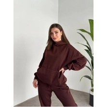 Okulcu Baba Kadın Kapşonlu Sweatshirt ve Paçası Lastikli Üç Iplik Polarlı Oversize Kahverengi Eşofman Takımı