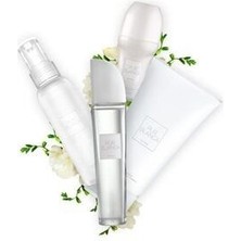 Avon Pur Blanca Edt 50 Ml EDT Kadın Parfüm Seti 8539018022577 50 ml Hediyelik Lüks Ambalaj ile Şık Tasarım