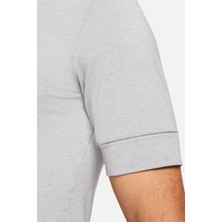 Nike Dri-Fit Yoga Kısa Kollu Erkek Üstü Gri