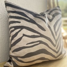 Arasta Design 2'Li Set Siyah Bej Zebra Desenli Dekoratif Kırlent Kılıfı, 43x43 Cm