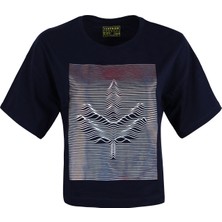 Fenerbahçe Kadın Trend T-Shirt Lacivert Hologram Baskılı Model 42 Beden
