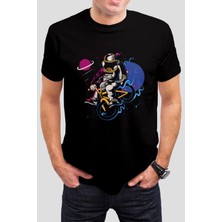T-35 Bisikletli Astronot Baskılı Siyah Unisex T-Shirt C978