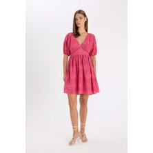 DeFacto Babydoll Vual Kısa Kollu Brode Mini Abiye Elbise D4402AX24HS