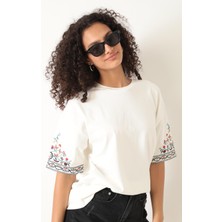 Amida Beyaz Kolları Etnik Nakışlı Oversize Kısa Kollu Kadın T-Shirt- 2406