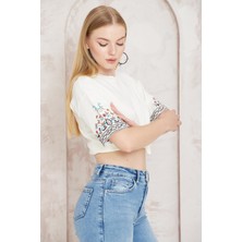 Amida Beyaz Kolları Etnik Nakışlı Oversize Kısa Kollu Kadın T-Shirt- 2406