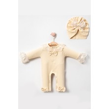 Candar 3-6-9 Ay Kız Bebek Tulum 3-6-9 Ay Kız Bebek Tulum Dantel Yaka Detaylı Şapkalı 2'li Krem