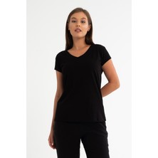 Qaju Kadın Pamuklu Yumuşak Dokulu Likralı Esnek Kumaş Basic V Yaka T-Shirt