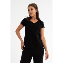 Qaju Kadın Pamuklu Yumuşak Dokulu Likralı Esnek Kumaş Basic V Yaka T-Shirt