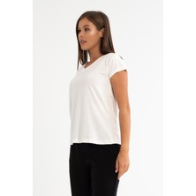 Qaju Kadın Pamuklu Yumuşak Dokulu Likralı Esnek Kumaş Basic V Yaka T-Shirt
