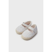 GB Baby Kız Bebek Beyaz Patik Nefes Alabilir Kumaşla Şık ve Rahat Tasarım