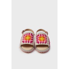 GB Baby Kız Bebek Sandalet Renkli Desenler ile Şık ve Rahat Tasarım Yaz İçin