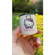 Yaya Design Co Hello Kitty Desenli Baskılı Dekoratif Seramik Sandal Ağacı Kokulu Mum