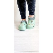 Akınalbella Kadın Terlik İçi Kürklü Taşlı Pastel Yeşil Renkli Düz Topuklu Kış Sezonu İçin