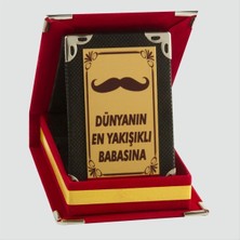 Bijuteri Net Dünyanın En Yakışıklı Babasına Plaketi