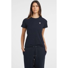 Guess Kadın Classic Mini Üçgen Logolu T-Shirt