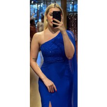 Saks Tek Omuzlu Yırtmaçlı Düz Kesim Krep Uzun Abiye Elbise 7550