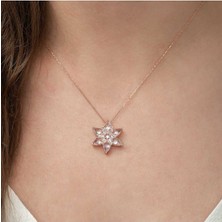 Ervanur 925 Ayar Gümüş Rose Beyaz Lotus Çiçeği Kolye