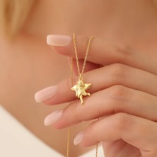 Nox Jewelry 14 Ayar Altın Kaplama Detaylı Melek Figürlü Gümüş Kolye – Koruyucu ve Anlamlı Tasarım - CN00306