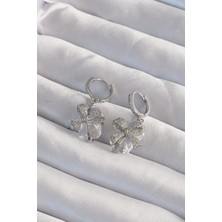 Clariss Pirinç Gümüş Renk Iri Zirkon Taşlı Fiyonk Model Halka Küpe