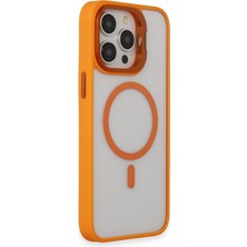 Denza Case Apple iPhone 15 Pro Max Kılıf Lens Koruma Hediyeli Standlı Magsafe Kapak - Turuncu