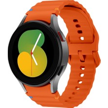 Sneezy Samsung Galaxy Watch 5 40MM-44MM Ile Uyumlu Metal Tokalı Dalgalı Spor Silikon Kordon