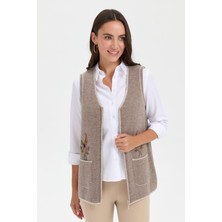 Desen Triko Kadın V Yaka Cep Üstü Nakış Işlemeli Yün Yelek V.bej