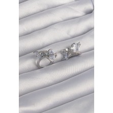 Shopzum Pirinç Gümüş Renk Iri Zirkon Taşlı Kıvrımlı Minimal Kelebekli Halka Küpe