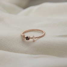 Giby Jewel Siyah ve Beyaz Üç Taş Kolları Toplu 925 Ayar Minimal Rose Gümüş Yüzük
