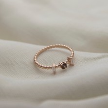 Giby Jewel Siyah ve Beyaz Üç Taş Kolları Toplu 925 Ayar Minimal Rose Gümüş Yüzük