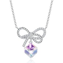 Monemel Kristal Taşlı Küp Fiyonk Kolye (Altın Kaplama)