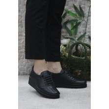 Mehmet Mete Mehmet Mete 4299 Siyah  Deri Lastik Bağçıklı Yumuşak Kadın Ayakkabı