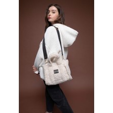 DeFacto Kadın Basic Düz Pelüş Çapraz Çanta Y8623AZNS