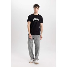 DeFacto Slim Fit Dar Kesim Bisiklet Yaka Baskılı Kısa Kollu Tişört B8476AX24SM