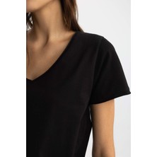 DeFacto Regular Fit V Yaka Basic Düz Kısa Kollu Tişört K1507AZ24SM