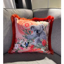 Decofav Sulu Boya Şirin Koala ve Orman Desenli Dijital Baskılı Kadife Kırlent Kılıfı Saçaklı