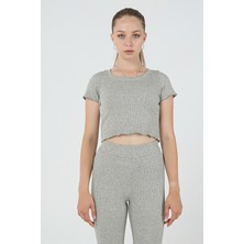 Sezer Aktaş Esnek Yeşil Crop T-Shirt