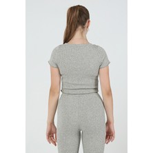 Sezer Aktaş Esnek Yeşil Crop T-Shirt