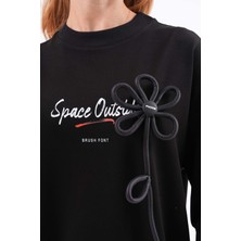 Pulli Collection Space Baksı ve Aplikeli Siyah Sweatshırt