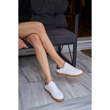 Madamra Beyaz-Siyah Kadın Retro Taban Detaylı Spor Ayakkabı