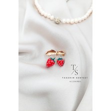 Tasarım Sentezi Broş Metal Rozet Çilek Taşlı Meyve Yaka Kıyafet Şapka Takı Aksesuar Hediye Brooch