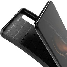 FUJİMAX Huawei P30 Kılıf Darbe Emici Uzun Ömürlü Dayanıklı Parmak Izi Yapmaz Karbon Tasarım Negro Silikon Kılıf