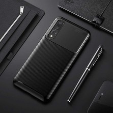 Huawei P20 Pro Kılıf Darbe Emici Uzun Ömürlü Dayanıklı Parmak Izi Yapmaz Karbon Tasarım Negro Silikon Kılıf