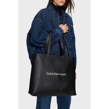 Calvin Klein Logolu Büyük Çanta K60K61222201R Kadın Çanta K60K612222 01R