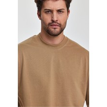 Combine Michail Erkek Oversize Fit Kalın Kumaş Dokulu Bisiklet Yaka T-Shirt - Karamel