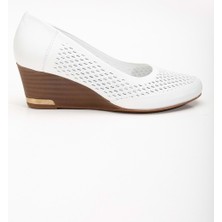 Analin Shoes Kadın  Petek Baskılı Dolgu Topuklu Ayakkabı Beyaz