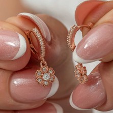 Kaite Gümüş Sallantılı Rose Minimal Çiçek Kadın Küpe