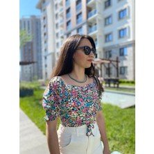 Ferqane Xalilova Çiçekli, Önü Büzgülü, Kolları ve Arka Kısmı Lastikli Bluz