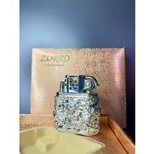 Zorro Lüks Işlemeli ve Kabartmalı Zippo Tarz Benzinli Çakmak