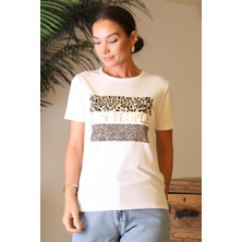Nazen Giyim Leopar Desenli Beyaz Kadın T-Shirt  S0016503-2Y4