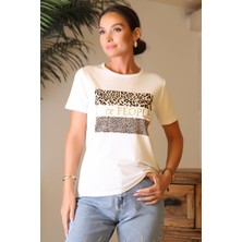 Nazen Giyim Leopar Desenli Beyaz Kadın T-Shirt  S0016503-2Y4